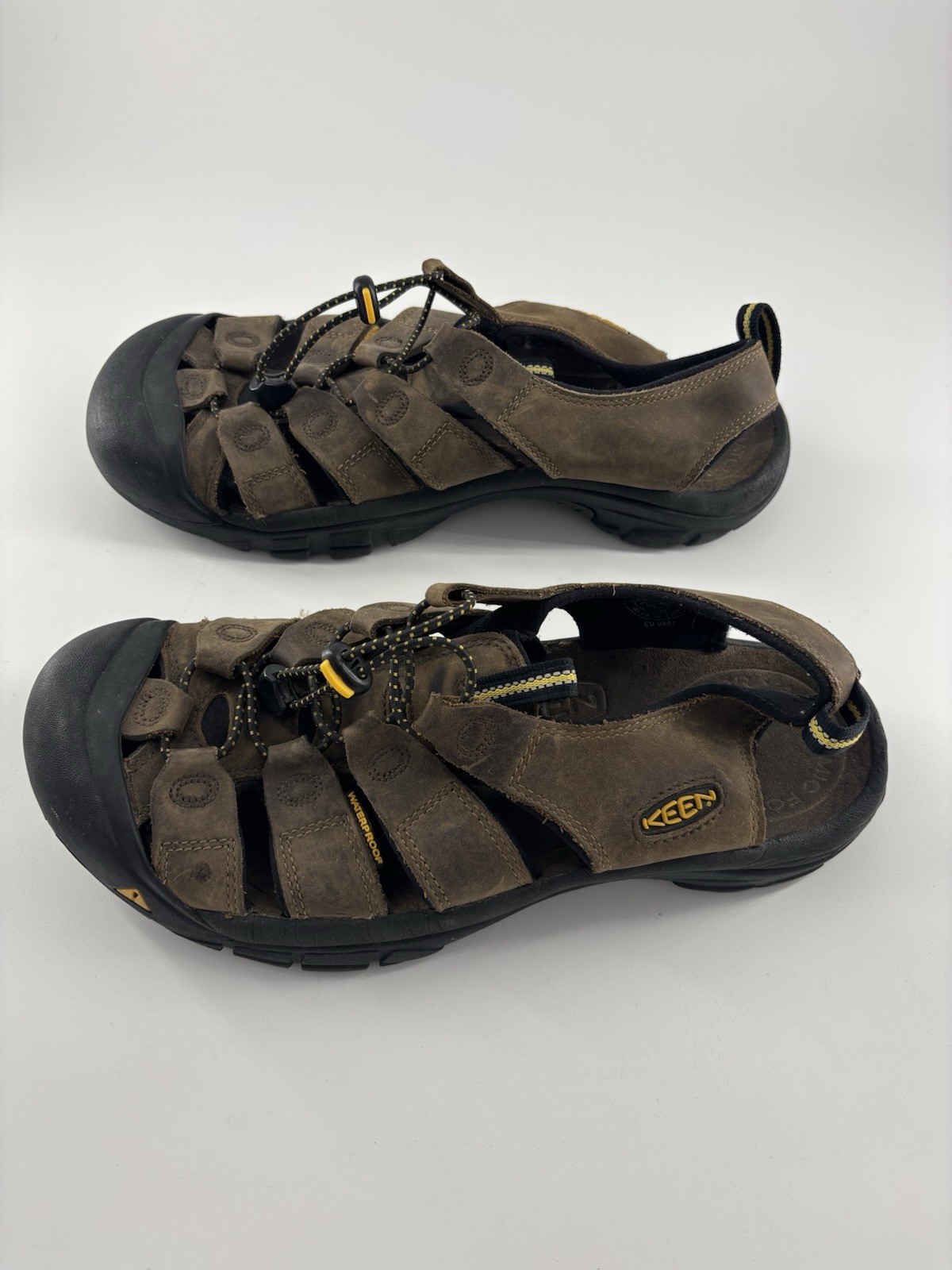 Sandali da trekking Keen Newport H2 in pelle marrone impermeabili da uomo taglia 11 5