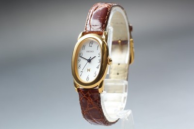 ☆新品電池☆ SEIKO NOIE 腕時計 レディース 1F21-5B70 Near MINT] New Battery Seiko Noie 1F21-5B70 Gold Oval Ladies Watch