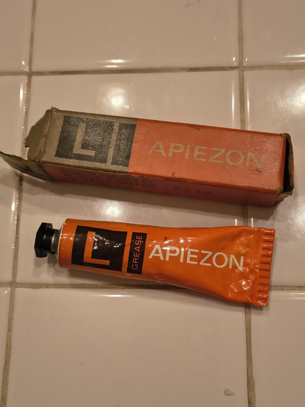 Apiezon L Ultra High Vacuum Grease 25gm  Silicone & Halogen Lite Used Tube