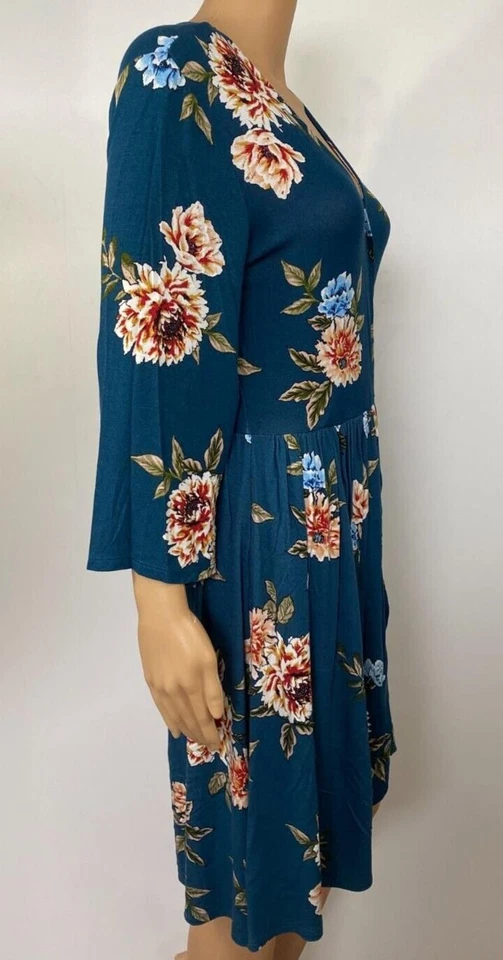 Nuevo con etiquetas Vestido envolvente midi crepé floral Studio B Collection By Bobeau para mujer talla pequeña Foto 3 de 4