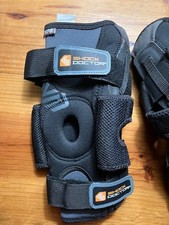 Shock Doctor 875 - MEDIUM SIZE - 1 Hinged Knee Brace - Level 3