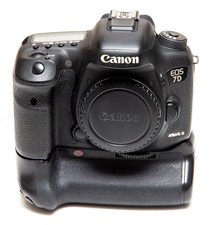 Fotocamera Canon EOS 7D Mark II Reflex  Digitale con Battery Grip 112000 scatti