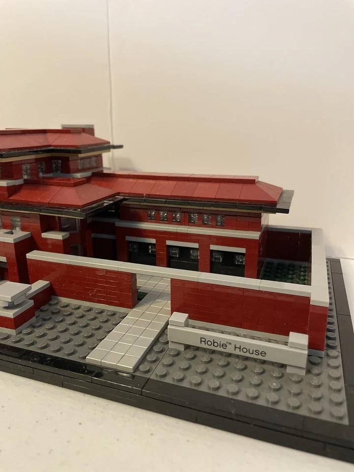 LEGO ARCHITECTURE Robie House 21010 No box FREE SHIPPING - Image 2 of 4