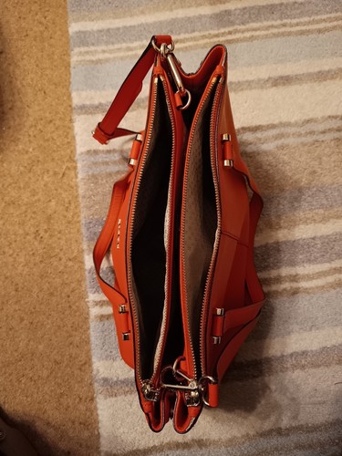 GENUINE DKNY SALMON COLOUR TOTE BAG WITH MANY POCKETS. - Picture 19 of 20