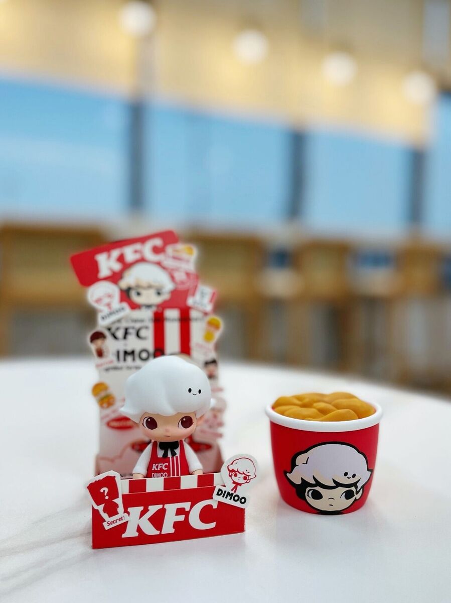 POP MART x DIMOO x KFC China's 35th Anniversary KFC Bucket POP MART x DIMOO x KFC China's 35th Anniversary KFC Bucket
