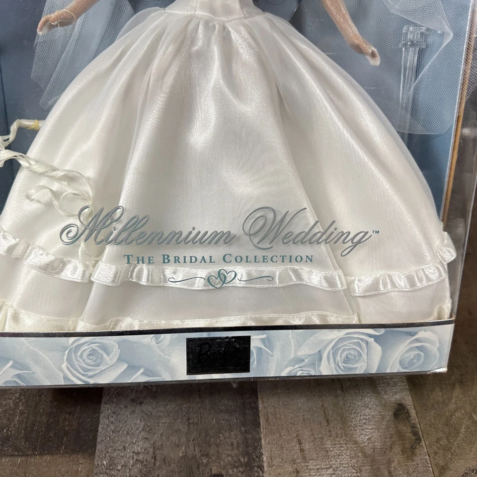 Barbie afroamericana de boda del milenio EDT de coleccionistas primera en una serie Foto 4 de 4