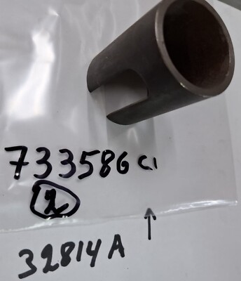 NOS NEW TRACTOR PARTS 733 586 C1 Komatsu SHIELD, SOLENOID COIL