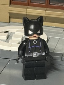 Batman 1 2006 Catwoman Custom Minifigure Bat003 (7779)