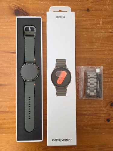 Samsung Galaxy Watch 7 SM-L300 Green Brand New+ Ideal Xmas Present ...