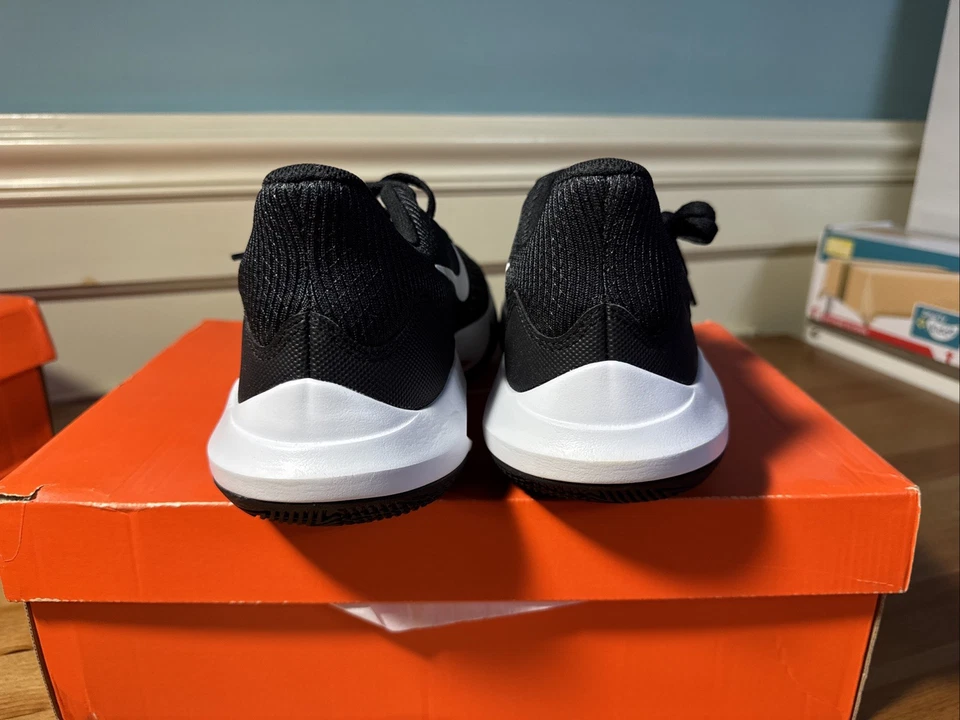 Talla 10 - Nike Precision 5 Negro Blanco Foto 3 de 4