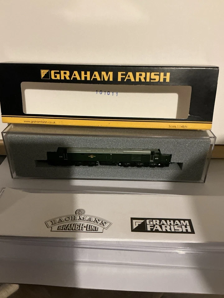Graham Farish N Gauge 371-177A CLASS 40diesel loco d382 bp green. - Image 2 of 2