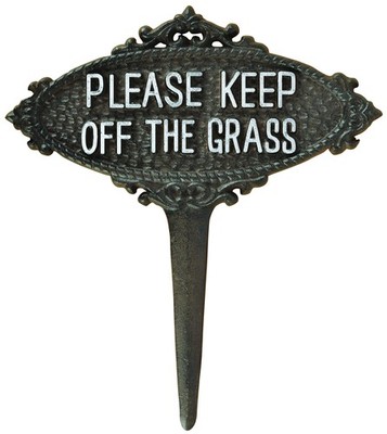Esschert Design TT207 Series Please Keep Off The Grass Sign, 9''H, Cast Iron