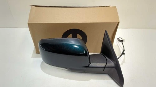 New OEM genuine Mopar RH Power Door Mirror Signal 2009-2012 Ram 1500 1QL201GTAF