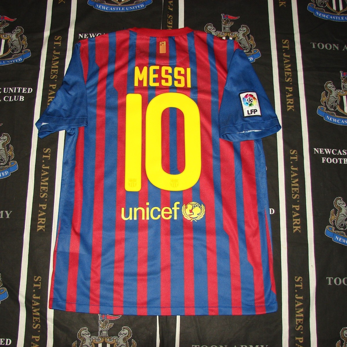 Barcelona 2011 2012 Home Football Shirt Jersey Nike Lionel Messi