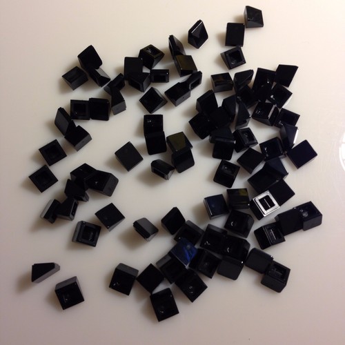 75 per lot NEW LEGO Black 1x1 2/3 Roof Tiles (54200/4504382) cheese slope - Picture 2 of 3