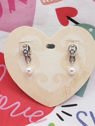 Brighton Huggie Post "GENTLE PEARL" Drop Earrings ~ NEW ~ RARE! BEST SELLER! - Afbeelding 1 van 2