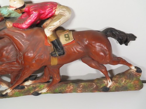 De colección Universal Statuary Chicago 1966 #361 Equestrian Derby Placa Carreras de Caballos - Imagen 3 de 13
