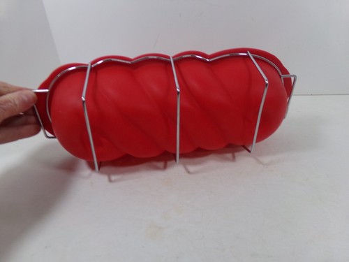 Silicone Loaf Nonstick Baking Pan Mold Bakeware RED Holiday loaf design - Picture 3 of 5