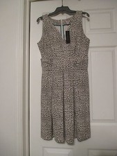 Banana Republic Issa London animal print V-neck dress Size 12 NWT