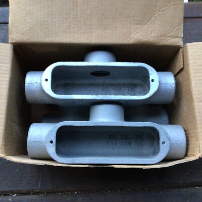 Appleton Electric T 100   M  Malleable Iron 1  Form 35  Outlets 
