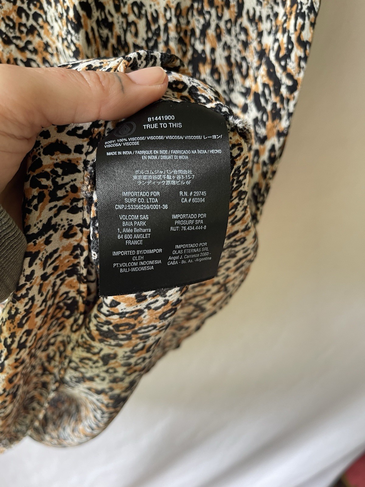 Volcom I’m a Leo Midi Skirt Size 6 image 3