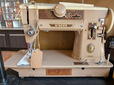 Vintage Singer Slant-O-Matic 401A with Accessory Box Fully Restored