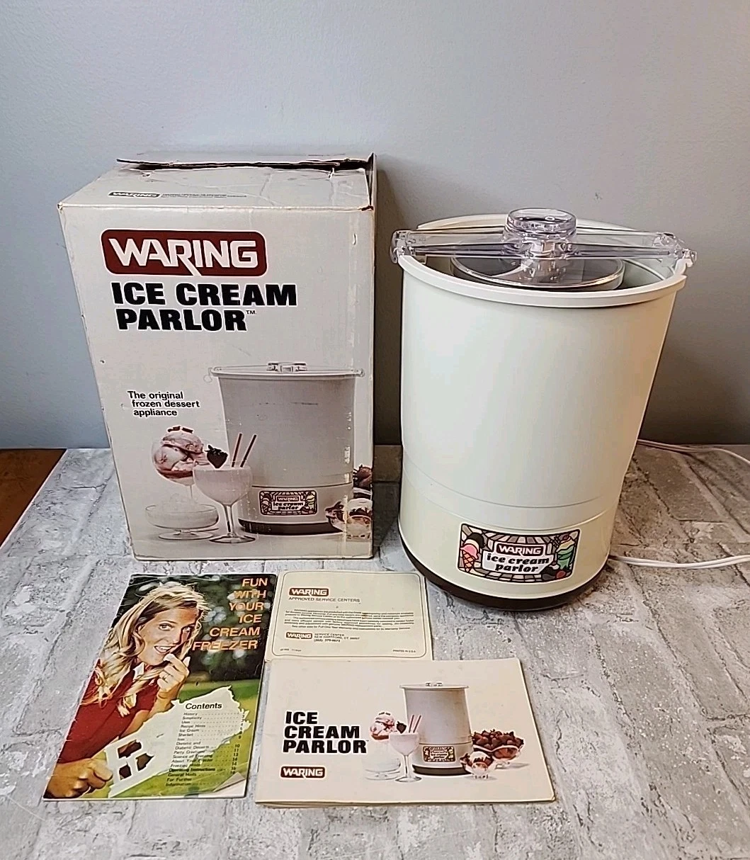 VTG Waring Ice Cream Parlor Model CF520-1 w/ Original Box Manual & Recipe Book