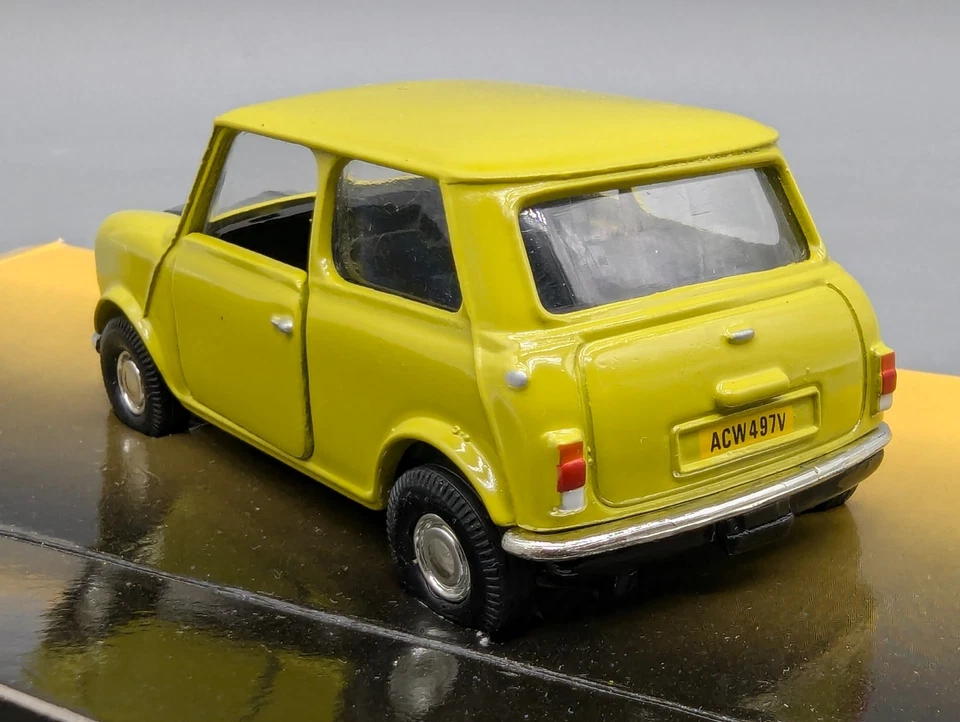 Modellautos 1:43 Corgi 96011 Mini Mr. Bean's Mini mit OVP - Bild 4 von 4
