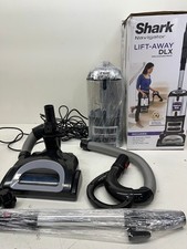 Shark UV440 Navigator Lift-Away DLX Vacuum Cleaner -USED