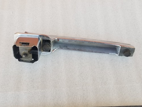 ONE 1971 - 1995 Chevrolet GMC VAN Outer Door Handle - Picture 6 of 7