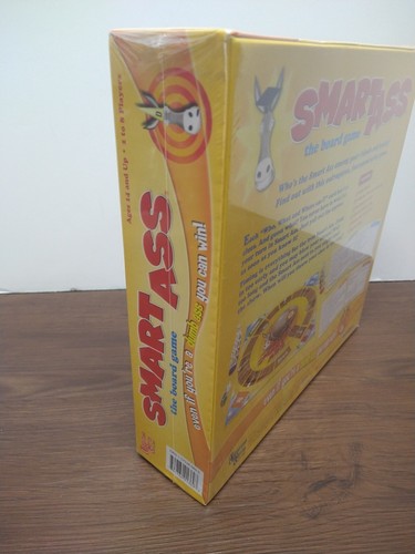 University Games Smart Ass - The Ultimate Trivia Board Game New - Picture 7 of 7