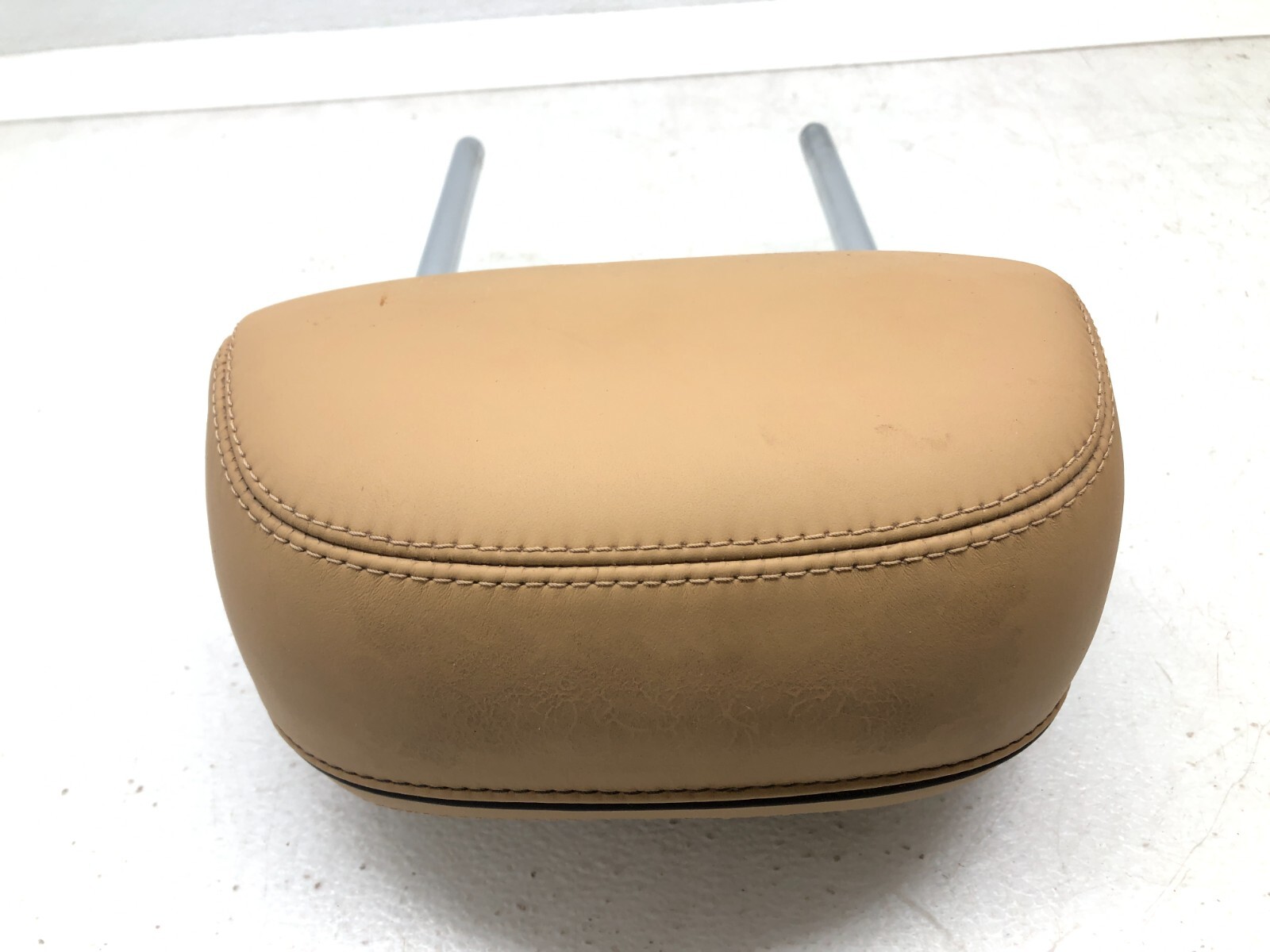2014-2018 BENTLEY FLYING SPUR RIGHT PASSENGER REAR SEAT HEADREST OEM.