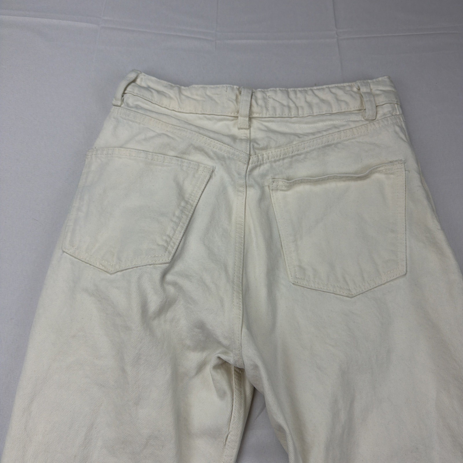 Zara Women’s Off White Straight High Rise Raw Hem Jeans Size 25x26  Neutral Chic thumbnail 7