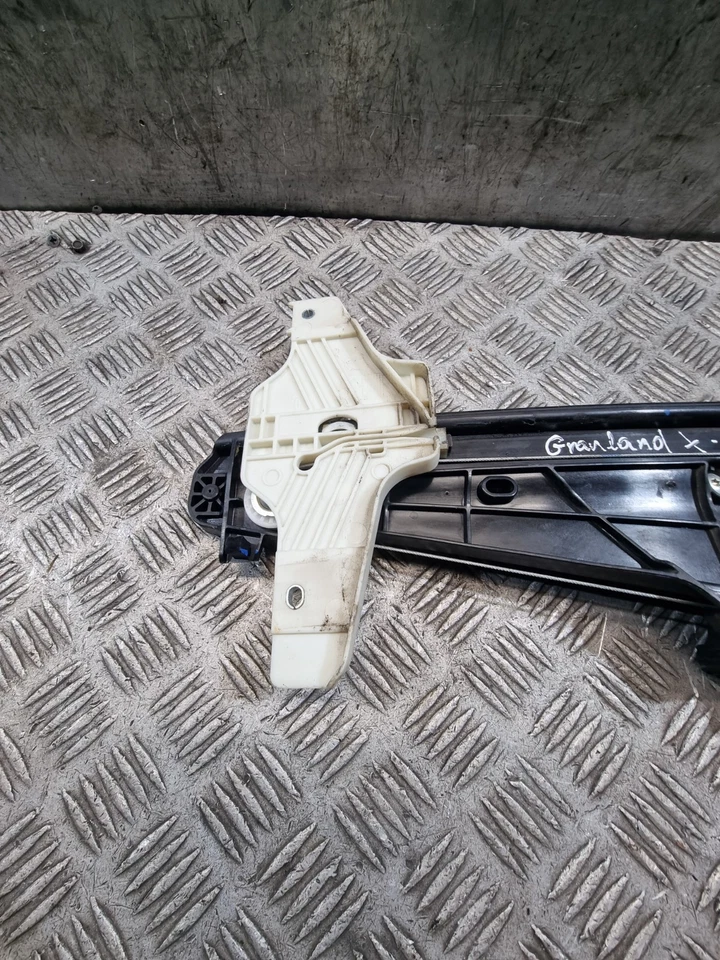 VAUXHALL GRANDLAND X WINDOW REGULATOR MECHANISM REAR LEFT 9815403880 1.6L 2018 - Image 4 of 4