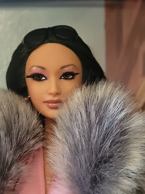 Kimora Lee Simmons Barbie doll Gold Label 2007 Barbie Collector Limited Edition 