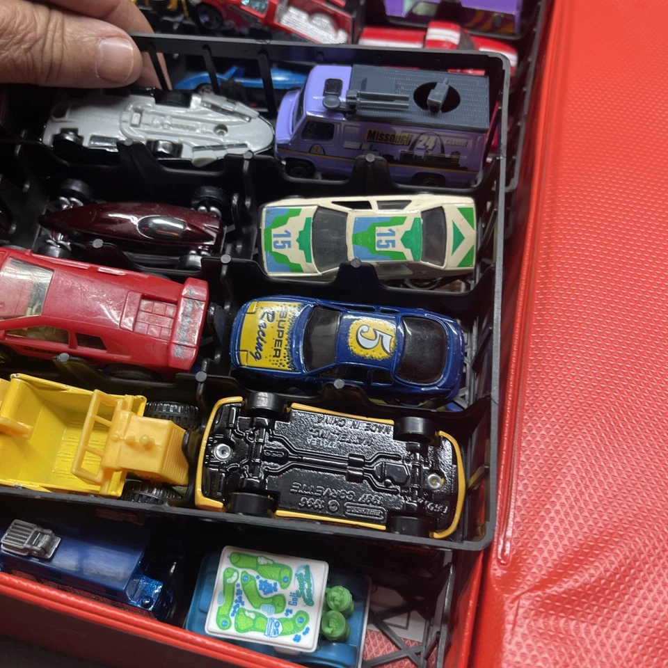 Mattel Matchbox Across America 50th bday  50 Car Carry Case 2001 ToysRus + Cars - Image 4 of 4