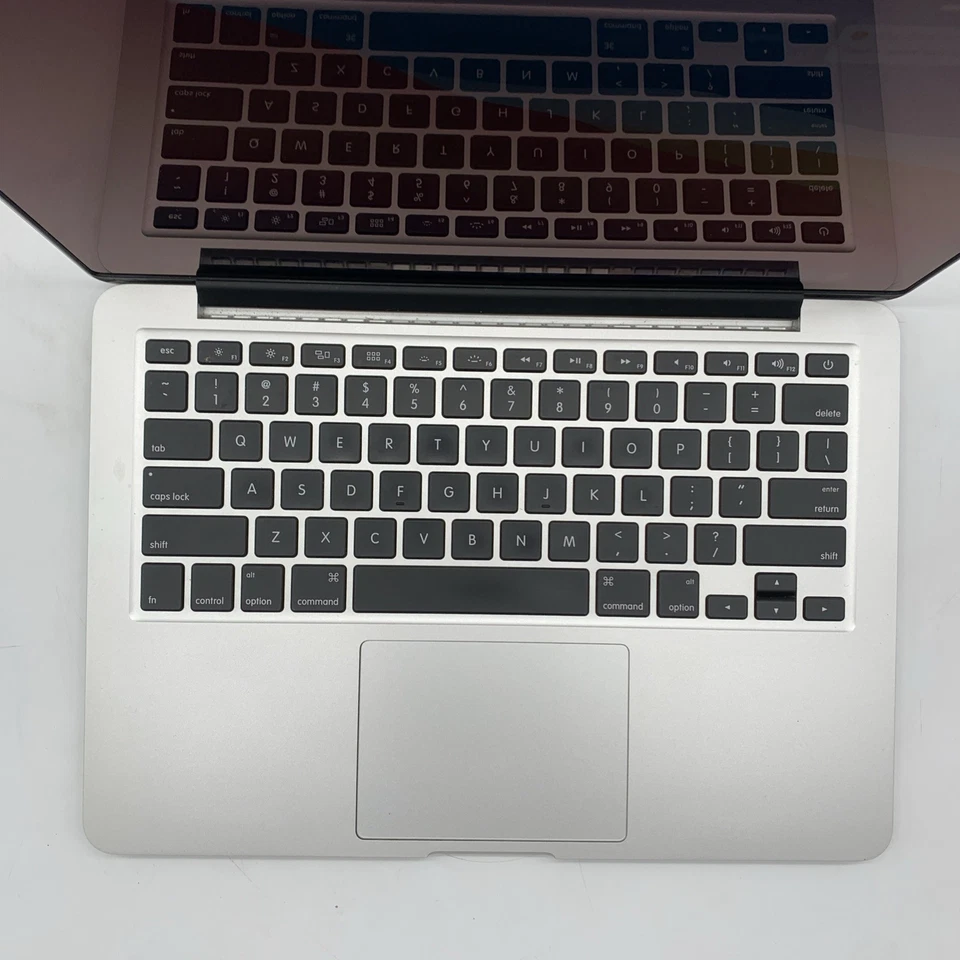 Macbook Pro Retina 13" A1502 L2013 i5 4258U 2.4GHz 4GB Ram 128GB SSD Big Sur - Image 2 of 4