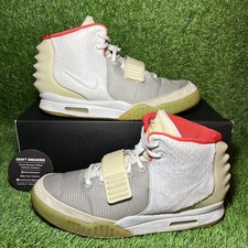 Taglia 10,5 - Nike Air Yeezy 2 NRG Pure Platinum