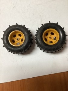 VINTAGE KYOSHO ASSUALT/ADVANCE REAR WHEEL AND TIRES