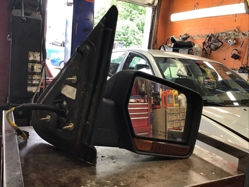 2007-2010 Ford Expedition Passenger Side Mirror