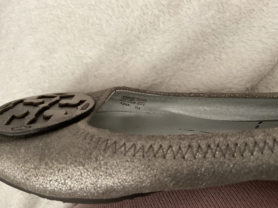 Tory Burch Reva Powder Suede Ballet Flats Bright Silver Size 7 - Image 3 of 4