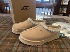 UGG Tazz Slippers, Sand, Women’s 6, *NEW IN BOX*