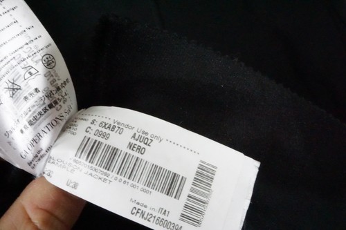 Chaqueta Blusa Giorgio Armani Negra Sólida Botonada Mezcla Poliamida 38 TOTALMENTE NUEVA - Imagen 4 de 5