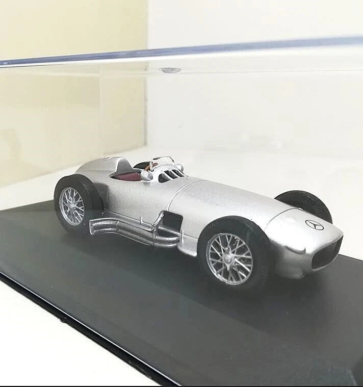 MERCEDES BENZ W196 - 1954 - Whitebox 1:43 - Immagine 3 di 4