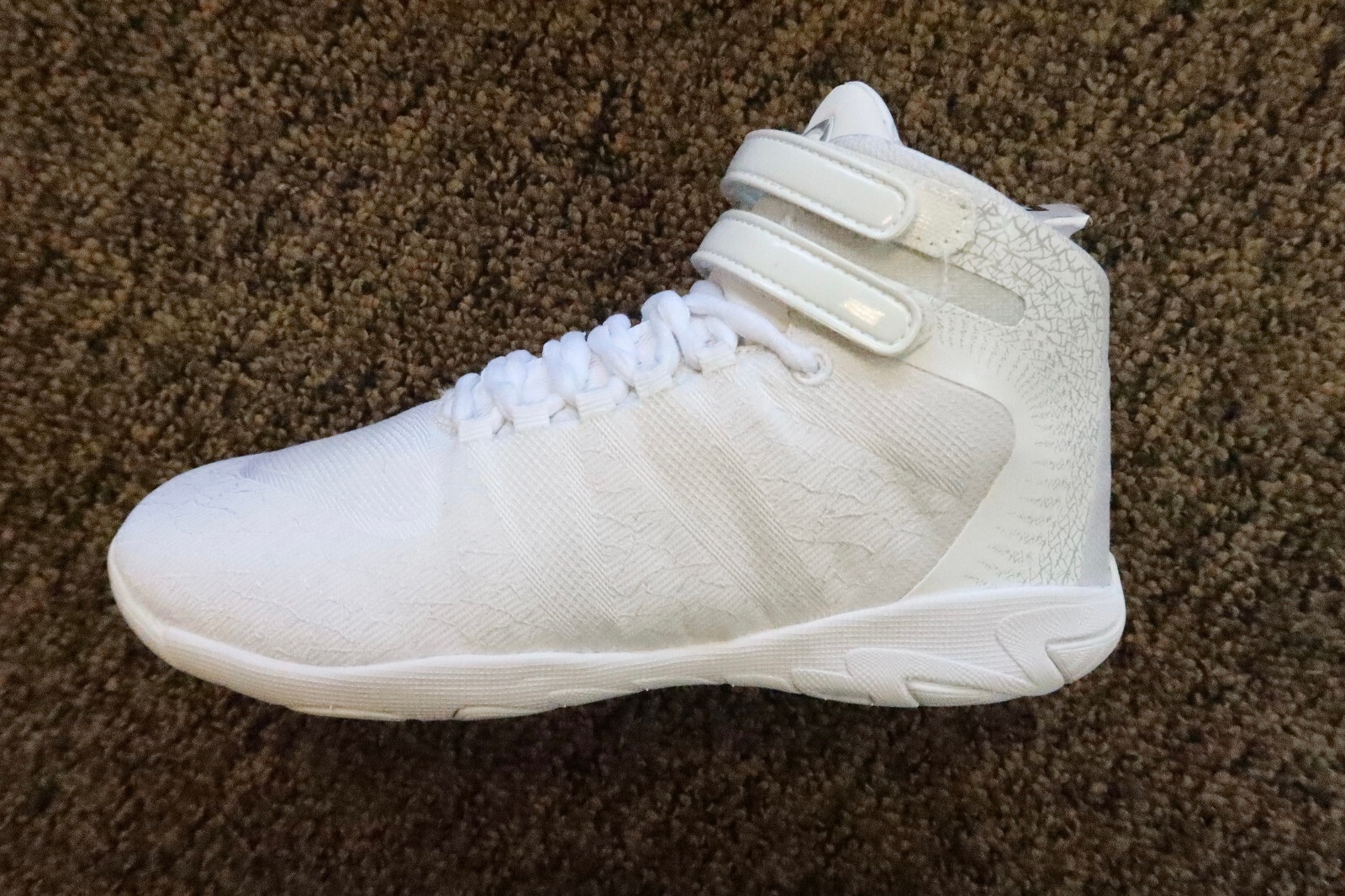 New Nfinity Titan HighTop Womens Cheer Shoes Adult Size 5.5 with Case