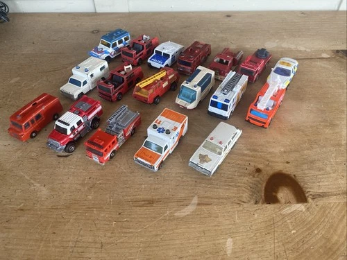 Job Lot of 18 Vintage Matchbox Diecast Cars Trucks and Emergency Vehicles #489