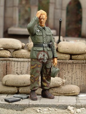 Royal Model 1/35 ''Scratching Head'' Leutnant Panzergrenadier Italy 1944 WWII 162