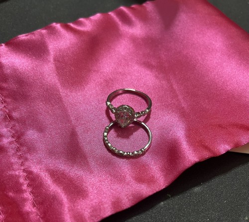 WHITE GOLD PLTD & WHITE SAPPHIRE Pear Cut BRIDAL FASHION JEWELRY Ring Set Sz 9 - Picture 4 of 5