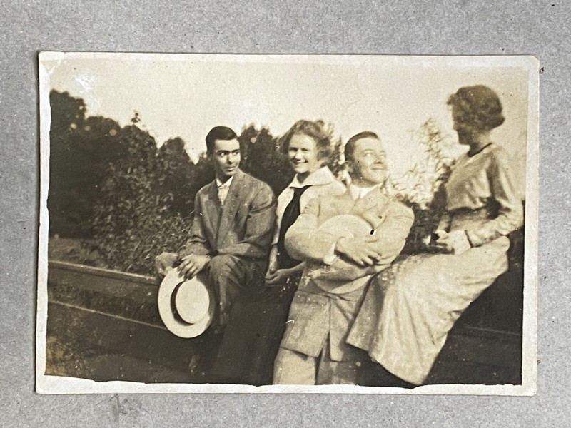 Antique Vernacular Snapshot Photo Quartet Group Ladies Women Flappers Men c1920s