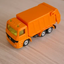 2011 MERCEDES REFUSE TRUCK SIKU DIECAST CAR TOY